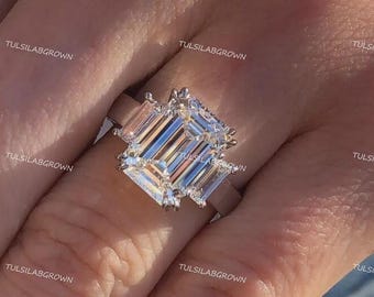 Three Stone 4 CT Emerald lab Grown Diamond Ring Emerald CVD Diamond Double Prong Ring 14K Gold IGI Certified Wedding Ring, Anniversary Ring