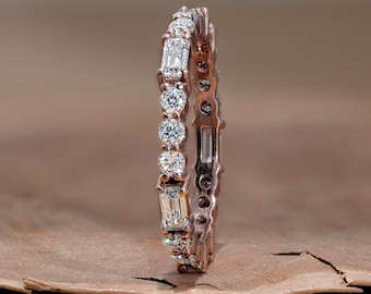 Anillo curvo con diamantes cultivados en laboratorio de talla baguette y redonda, anillo con diamantes en forma de V en oro macizo de 14 quilates, anillo de propuesta con diamantes CVD, anillo de chevron con diamantes de laboratorio