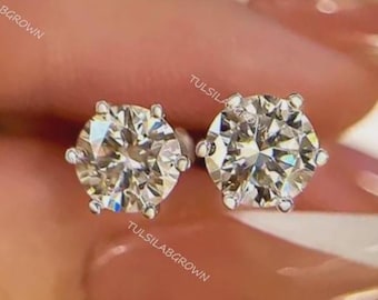 Elegantes pendientes de diamantes sintéticos de 3,00 quilates / Solitario redondo, engaste de oro macizo.