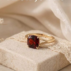 Vintage Kissenschliff Granat Ring in 14K Gold, antiker tiefroter Edelstein Solitär, einzigartiger Split Schaft viktorianischer Stil Jubiläumsgeschenk