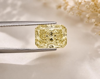 2.40 CT Radiant Cut VVS1 Yellow Moissanite Gemstone (7x9mm)