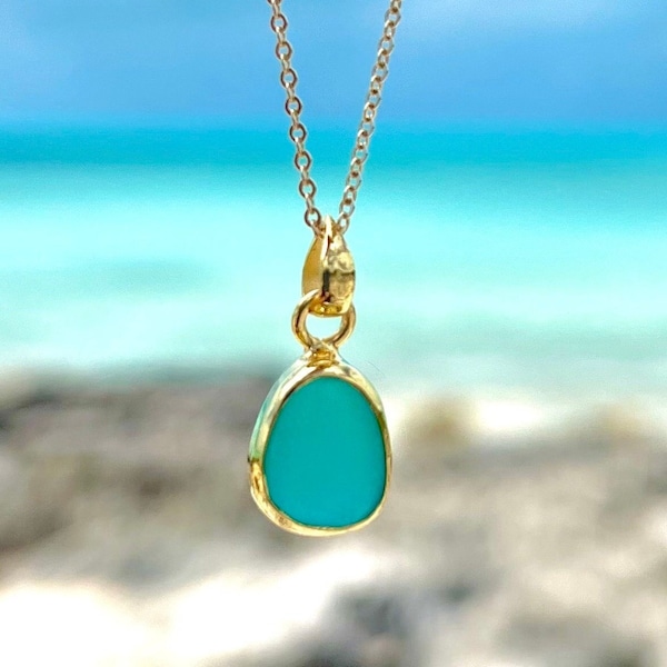 Zierliche Gold-Seeglas-Anhänger-Halskette, 24 Karat vergoldet, blaugrün, Strandglas-Schmuck, Ozean-Schmuck, Geburtstagsgeschenk, Strand-Hochzeitsschmuck