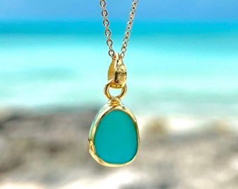 Zierliche Gold-Seeglas-Anhänger-Halskette, 24 Karat vergoldet, blaugrün, Strandglas-Schmuck, Ozean-Schmuck, Geburtstagsgeschenk, Strand-Hochzeitsschmuck