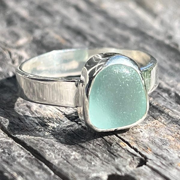 Bague en verre de mer en écume de mer, bague large en argent sterling, bijoux en verre de mer pour sirènes, bague océan, bijoux de plage, cadeau pour elle, verre de plage