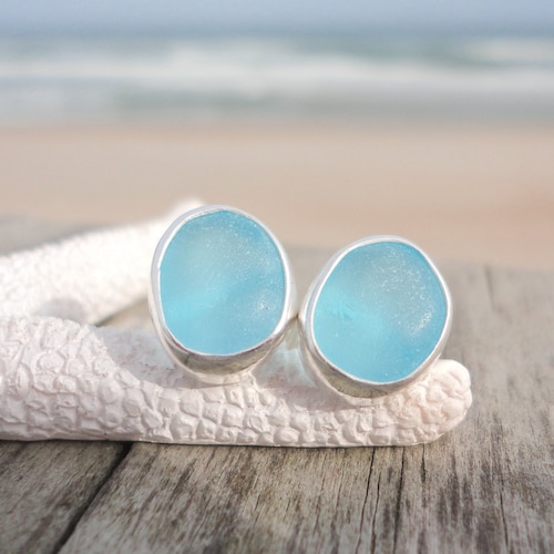 Boucles d'oreilles en verre bleu mer, pierre de naissance mars, lunette en argent sterling, boucles d'oreilles en verre de plage, boucles d'oreilles océan, cadeau pour enseignante, cadeau