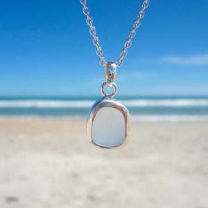 April Geburtsstein Sea Glass Anhänger Halskette--Sterling Silber Anhänger Strand Glas Schmuck-Geburts Monat Halskette-Mutter-Tagesgeschenk