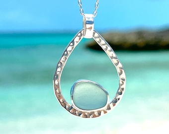 Collier larme en verre de mer, pendentif goutte d'eau en verre de mer turquoise, collier de plage en verre, sirènes océan, cadeaux en verre de mer