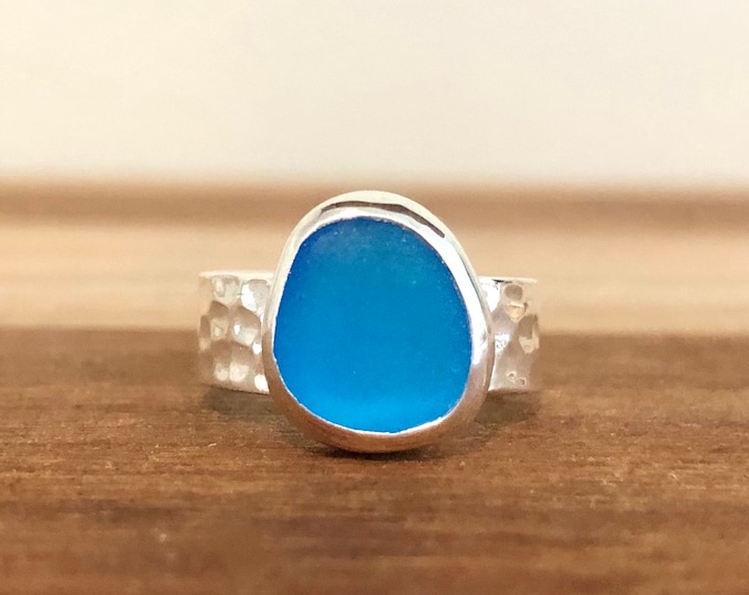 Cobalt Blue Hammered Sea Glass Ring, Sterling Silver Thick Band Ring, Wide Band Sea Glass Ring, Sea Glass Jewelry, Ocean Ring, Beach Ring