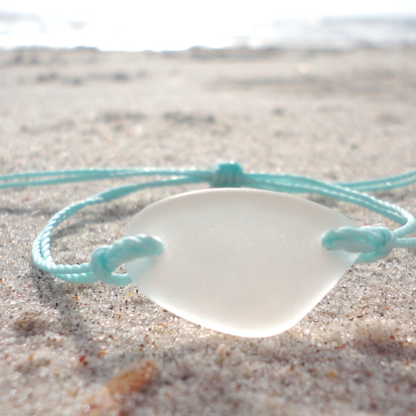 Pulsera de vidrio marino blanco ajustable, resistente al agua, recubierta de cera, pulsera de vidrio marino hecha a mano con hilo verde azulado, pulsera de vidrio de playa