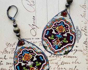 Tin Jewelry Dangle Earrings “Marrakesh” Tin for the Tenth Wedding Anniversary