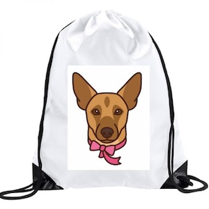 Può includere: Zaino bianco con coulisse con la faccia di un cane dei cartoni animati. Il cane ha il pelo marrone, orecchie grandi e un fiocco rosa. La borsa ha coulisse e dettagli neri.