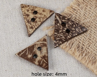 5 bottoni triangolari in guscio di cocco naturale da 31 mm con 2 fori, perline artigianali con foro da 4 mm, forniture ecocompatibili per cucito, accessori per la creazione di gioielli fai da te in stile boho.