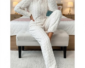 コーラルフリース素材のオールインワンパジャマ、かわいいハート柄、ふわふわの冬用寝間着、暖かいフード付きラウンジウェア、快適なホームウェア