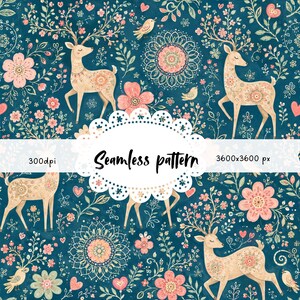 Pode incluir: Padrão sem costura com veados, flores e pássaros em um fundo azul-petróleo. O design inclui veados com chifres ornamentados, flores rosa e pequenos pássaros. O texto "Seamless pattern" é exibido em uma moldura branca com bordas, com "300dpi" e "3600x3600 px" também visíveis.