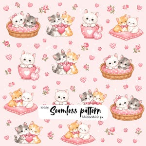 Può includere: Un motivo continuo con illustrazioni di gattini in varie pose, seduti in cesti di vimini, su cuscini rosa e all'interno di tazze da tè. Il design include piccoli cuori rosa, rose e impronte di zampe su uno sfondo rosa chiaro.