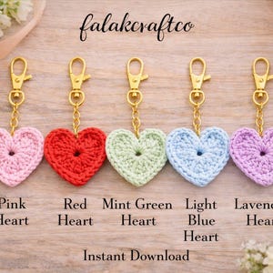 以下が含まれることがあります： 白い文字で「Welcome to our home」と書かれた素朴な木製の看板。 荒れた仕上がりとシンプルで魅力的なデザインで、玄関の装飾に最適です。