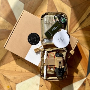 Kit de senderismo / Un kit ligero de supervivencia EDC esencial para excursionistas y amantes del senderismo. Ideal como regalo de cumpleaños o Navidad.