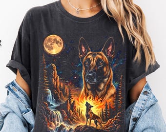 ベルジアン・マリノアが月に吠える。ヴィンテージドッググラフィックTシャツ。ペット好きへのギフト。オーバーサイズストリートウェアナイトスカイ。星柄ユニセックス90年代Y2K Tシャツ