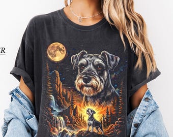ミニチュアシュナウザー犬シャツ。シュナウザー犬Tシャツ。特大サイズの吠える犬の月シャツ。犬好きへのギフト。ヴィンテージテリア犬ギフト。ペット好きへのギフト