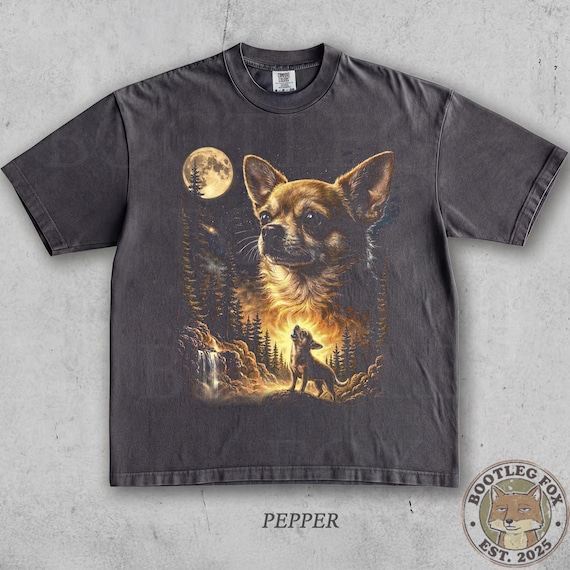 Chihuahua Howling to The Moon Vintage T-Shirt, 90s Retro Animal Graphic Tee, Chihuahua Mom Gift, Full Moon Animals Tee, Silly Dog Shirt