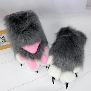 Patas de fursuit grises y peludas, patas de mano de peluche suave para cosplay de animales.