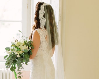 1 Tier Spanish Mantilla Cathedral Wedding Veil Eyelash Scallop Lace Veil Royal Veil Light Ivory Veil Long White Veil Chapel Bridal Veil Comb