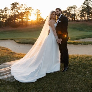 Extra Wide Wedding Veil Cathedral Length with Comb, Raw Edge Veil Simple Full Length Veil Light Ivory Bridal Veil Elegant Bridal Accessories