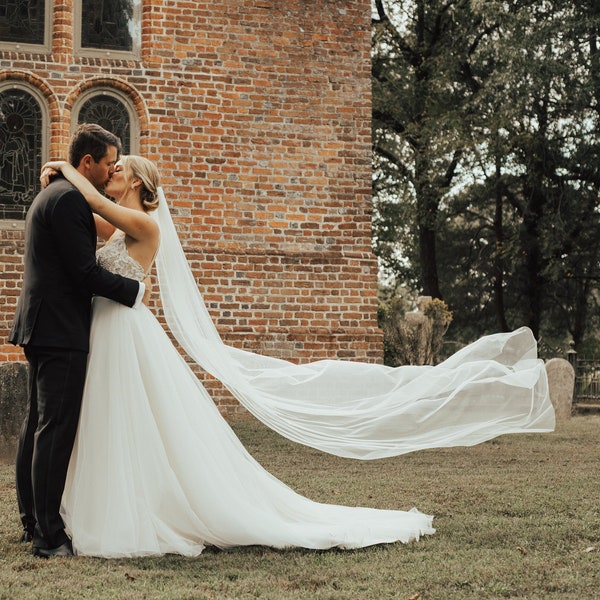 Ivory English Net Wedding Veil, Soft Tulle Chapel Veil Cathedral Veil Raw Edge Veil Bridal Veil Simple Cathedral Veil 1 Tier Veil Silk Veil