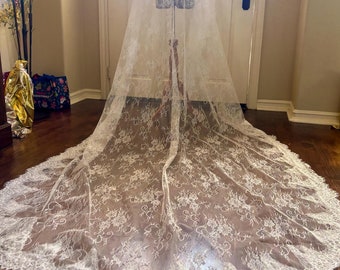 120'' Royal Length Chantilly Lace Mantilla Wedding Veil with Silver Metal Comb, Off White Bridal Veil