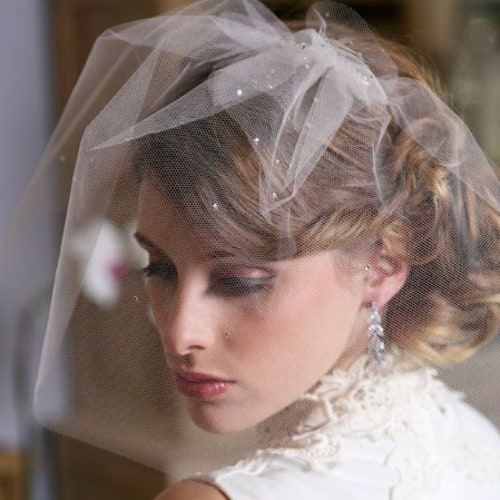 White or Ivory Rhinestone Flower Illusion Cage Blusher Wedding Bridal Veil Comb 
