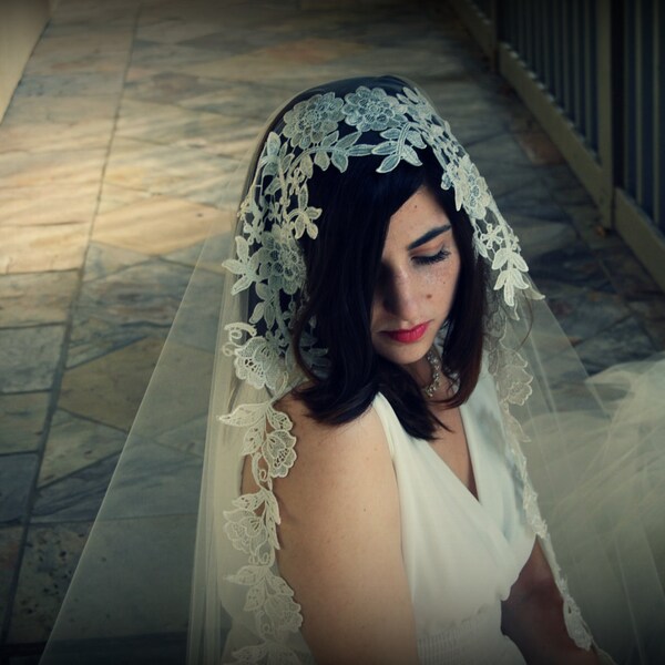 Venice Lace Mantilla Veil, Cathedral Single Tier Veil, Cathedral Ivory Veil, Lace Wedding Veil, Chapel Veils Mantilla, Lace Bridal Veil