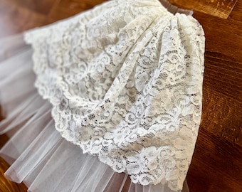 Two Layer Light Ivory Soft Lace and Tulle Chin Length Short Wedding Veil (Two Tiers)
