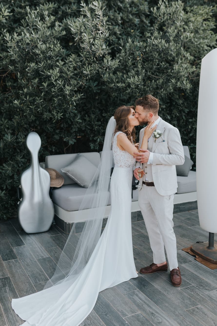 Thin Raw Edge Chapel Veil 90’’, Simple Wedding Veil White Light Ivory Veil Cut Edge Veil Bridal Veil, Floor Veil Cathedral Veil with Comb
