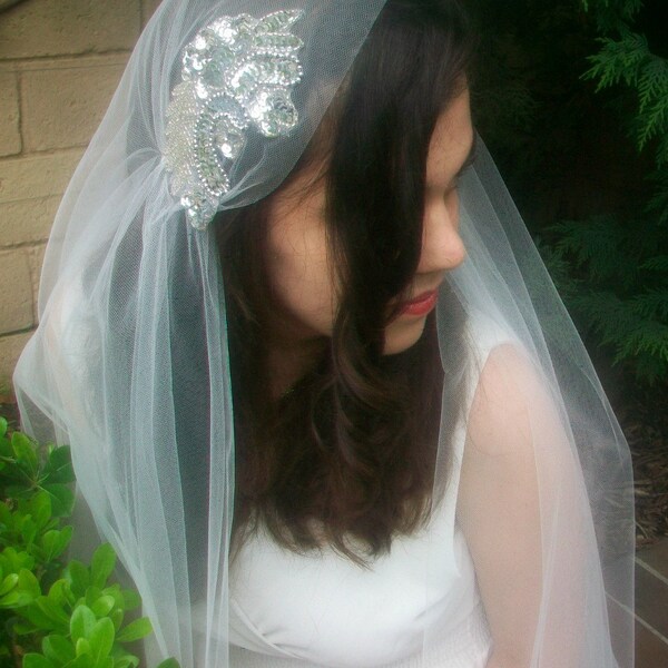 Juliet Cap Veil- Off White Beaded Wedding Veil Juliet Veil, Gatsby Fingertip Length Veil with Blusher, Crystal Bridal Veil, Diamond White