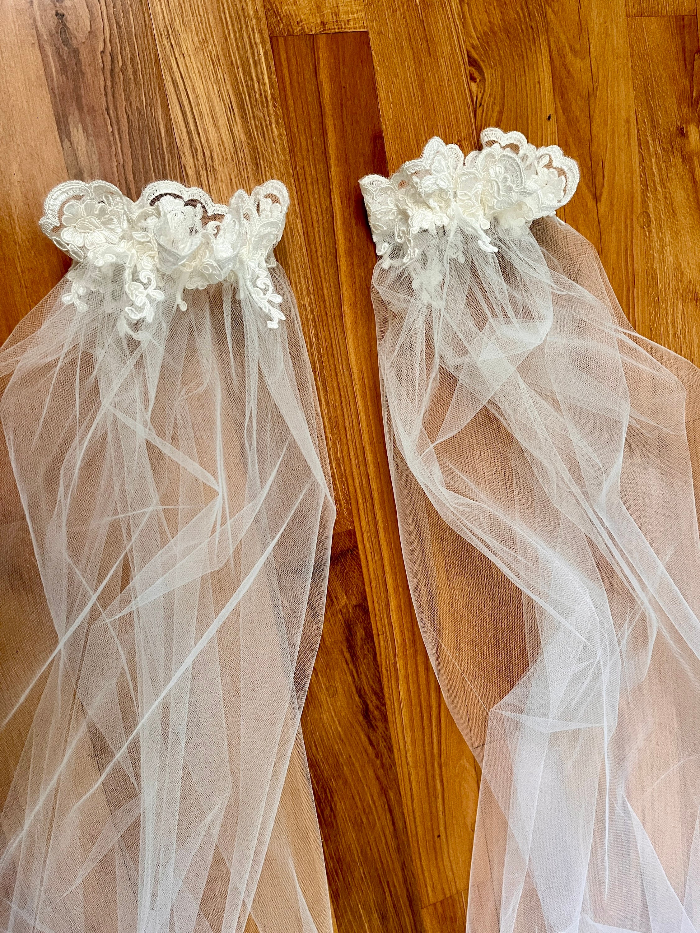 Detachable Tulle Sleeves for Wedding Dress, Removable Lace Floor Length Tulle Bicep Sleeves, Stretch Arm Cover-Up, Bridal Wings Long Sheer Detachable Tulle Sleeves for Wedding Dress, Removable Lace Floor Length Tulle Bicep Sleeves, Stretch Arm Cover-Up, Bridal Wings Long Sheer