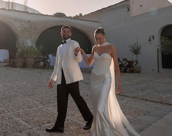 Ivory English Net Bridal Scarf: Wedding Reception Outfit Idea