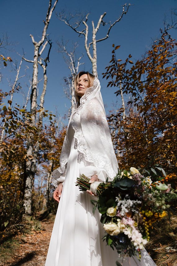 Velo da sposa in pizzo ricamato italiano, velo da sposa mantiglia