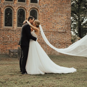 Ivory English Net Wedding Veil, Soft Tulle Chapel Veil Cathedral Veil Raw Edge Veil Bridal Veil Simple Cathedral Veil 1 Tier Veil Silk Veil image 3