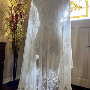 Embroidered Lace Mantilla Fingertip Wedding Veil 42 Inches, Romantic Bridal Veil, Pale Ivory Veil Rose Veil Soft Lace with Gold Comb, 1 Tier image 10