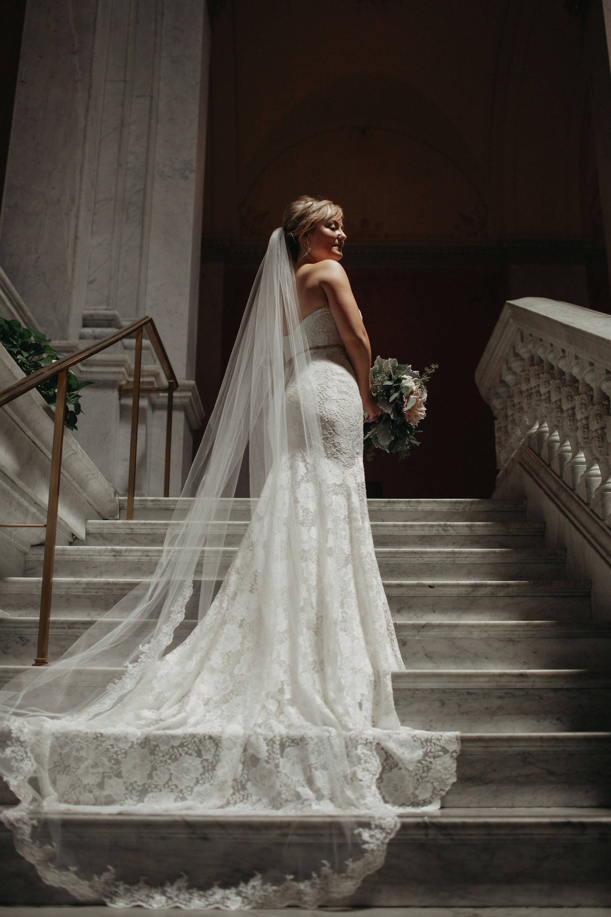 Cathedral Length 1T Wedding Veils With Comb Lace Appliques Bridal White Ivory Cathedral Length 1T Wedding Veils With Comb Lace Appliques Bridal White Ivory