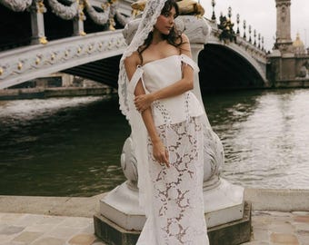 Knee Length Soft Lace Mantilla Wedding Veil, Off White Lightweight Bridal Veil with Comb
