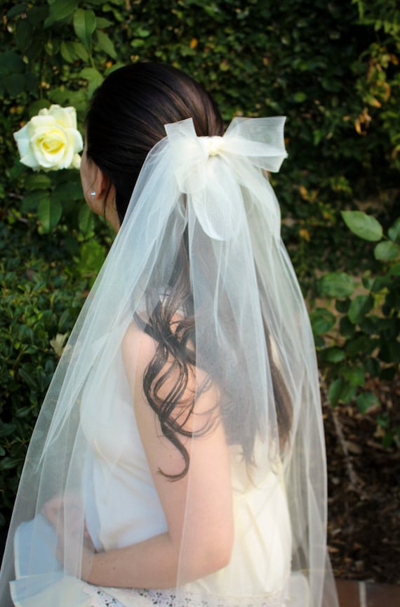 White Ivory Wedding Veils 2T with Comb Bridal Veil Accessories Horsehem for Girl White Ivory Wedding Veils 2T with Comb Bridal Veil Accessories Horsehem for Girl