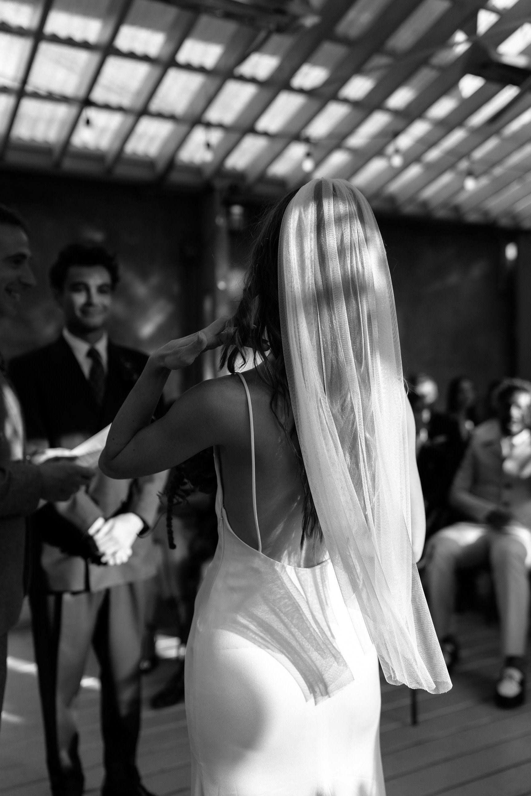 Beautiful 1T white elbow length veil with comb Silk Elbow Length Wedding Veil With Comb, Simple Chic  main image 2