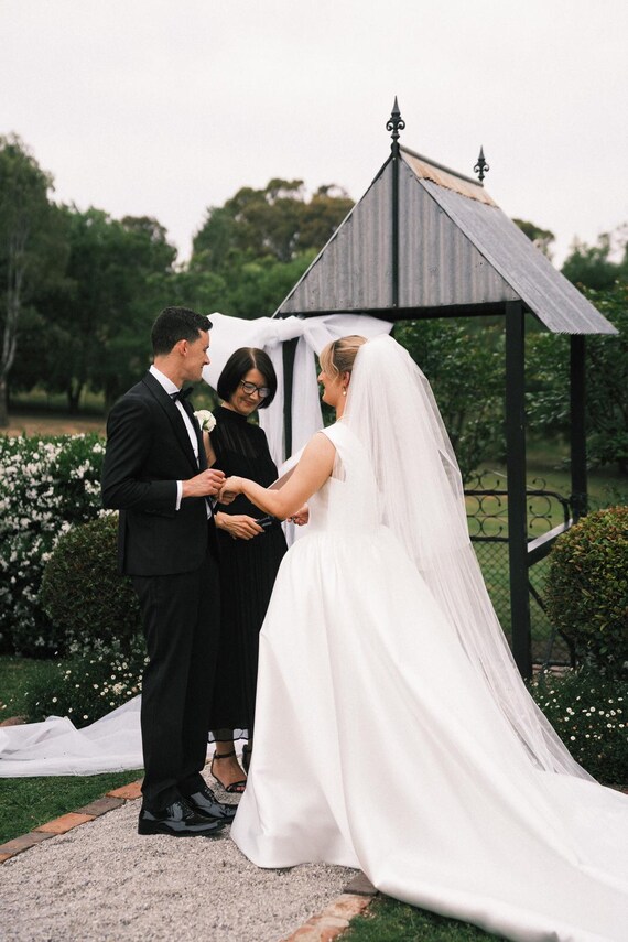 Extra Puffy Vintage-style Cathedral Wedding Veil With  display picture 3