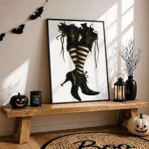 Väggkonst med häxstrumpor, gotisk häxstöveltryck, Halloween-väggdekor, affisch med svarta spetsstövlar, konst med mörk akademi, utskrivbar häxkonst