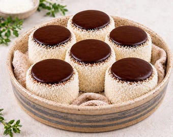 Baba Anka's Russian Hat Cakes (Ruske Kape) – Chocolade-kokosroomtaarten (afdrukbare pdf)