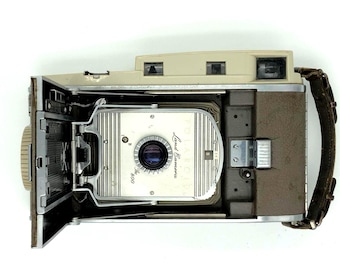 Cámara Polaroid Land Modelo 800 de 1957 – Fuelle hermético a la luz, telémetro acoplado, lente de 130 mm