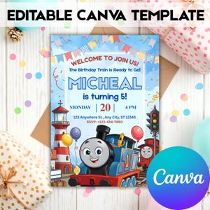 Puede incluir: Una plantilla de invitación de cumpleaños colorida con un tren de dibujos animados, un faro y globos. La invitación dice "¡MICHEAL cumple 5 años!" con detalles del evento. El logotipo de Canva es visible.