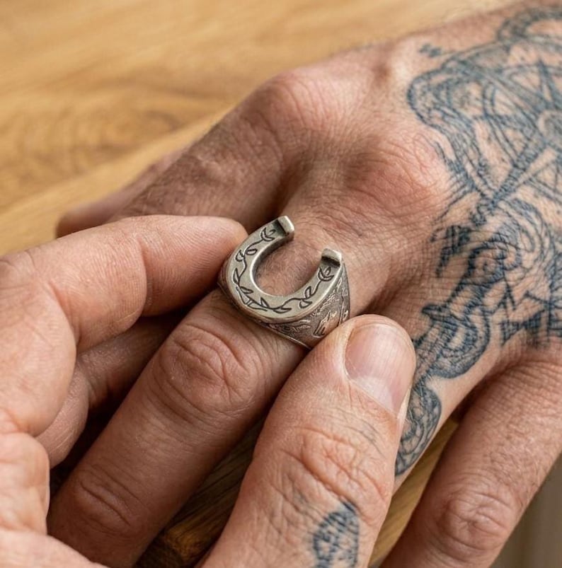 Mens Horseshoe Ring, 925 Sterling Silver Western Ring, Engraved Vine Band, Cowboy Ring, Rustic Jewelry, Gift for Him image 3