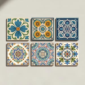 Puede incluir: Un conjunto de seis azulejos cuadrados de cerámica dispuestos en dos filas de tres. Cada azulejo presenta un patrón distinto y complejo con colores vibrantes que incluyen azul, amarillo, verde y naranja, con motivos florales y geométricos simétricos.